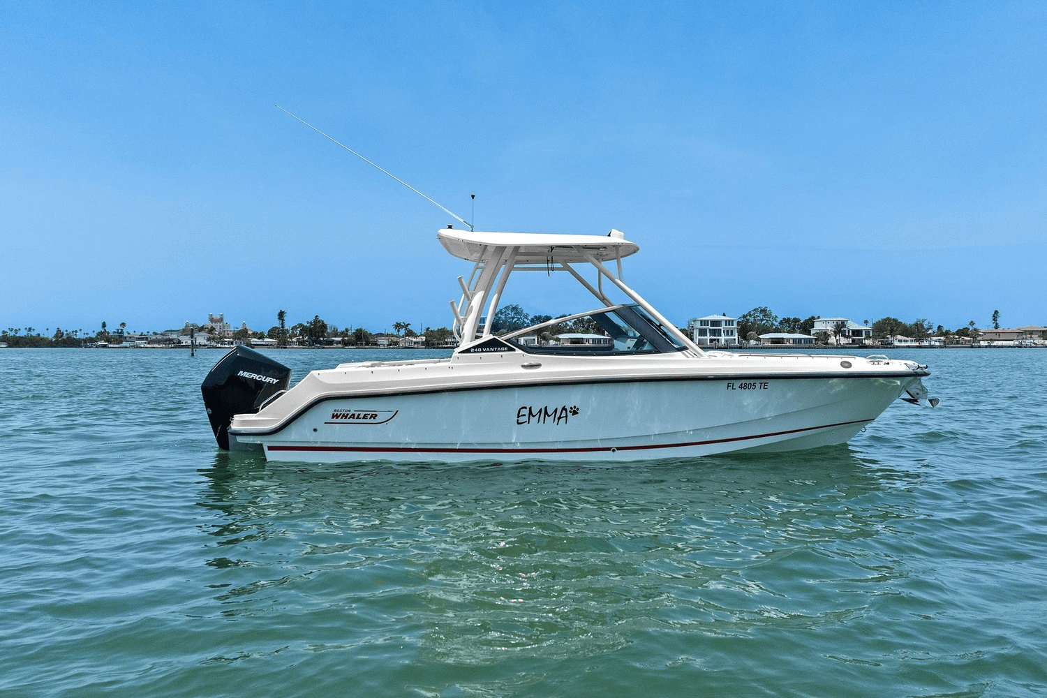 2022 Boston Whaler 240 VANTAGE Image Thumbnail #1