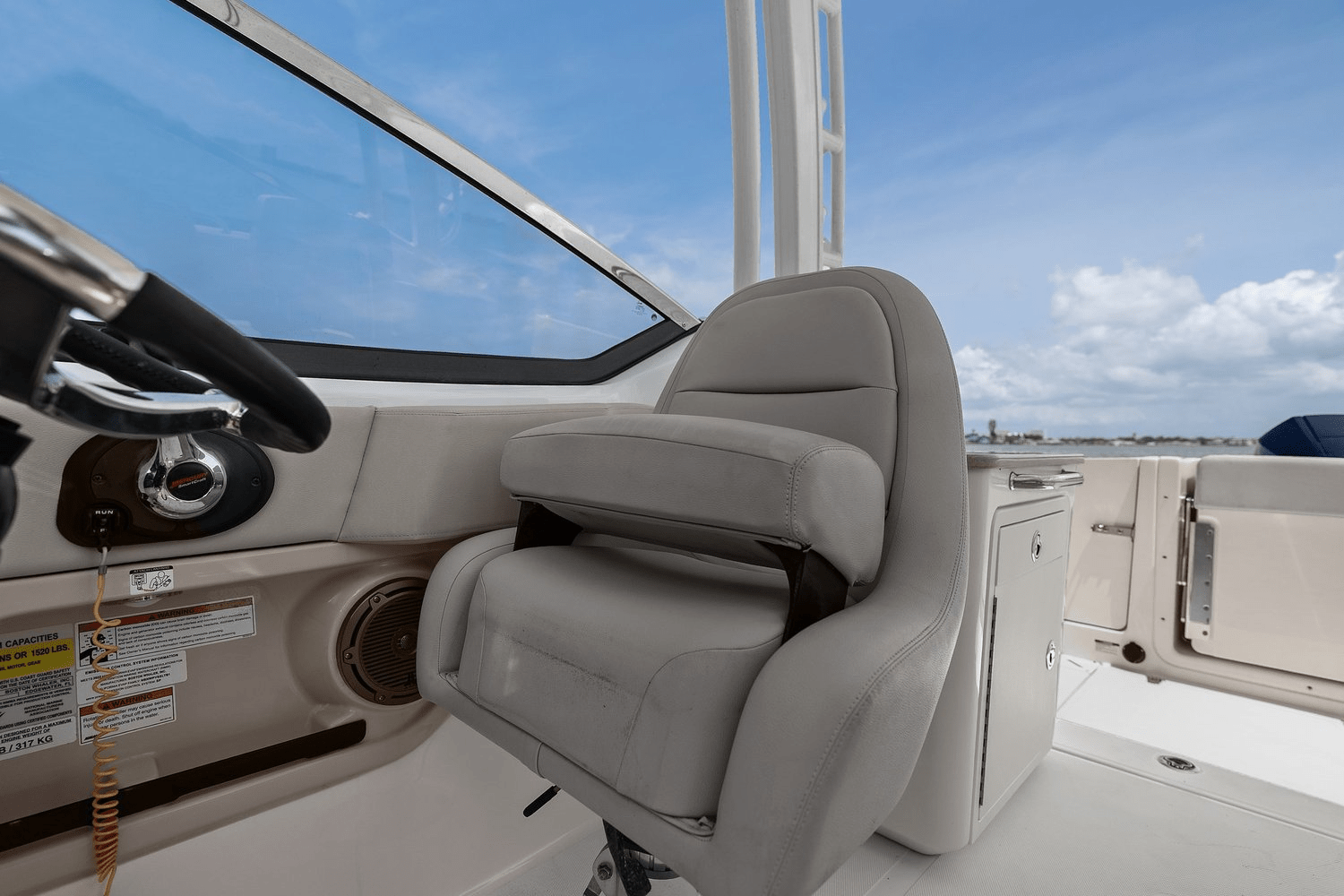 2022 Boston Whaler 240 VANTAGE Image Thumbnail #39