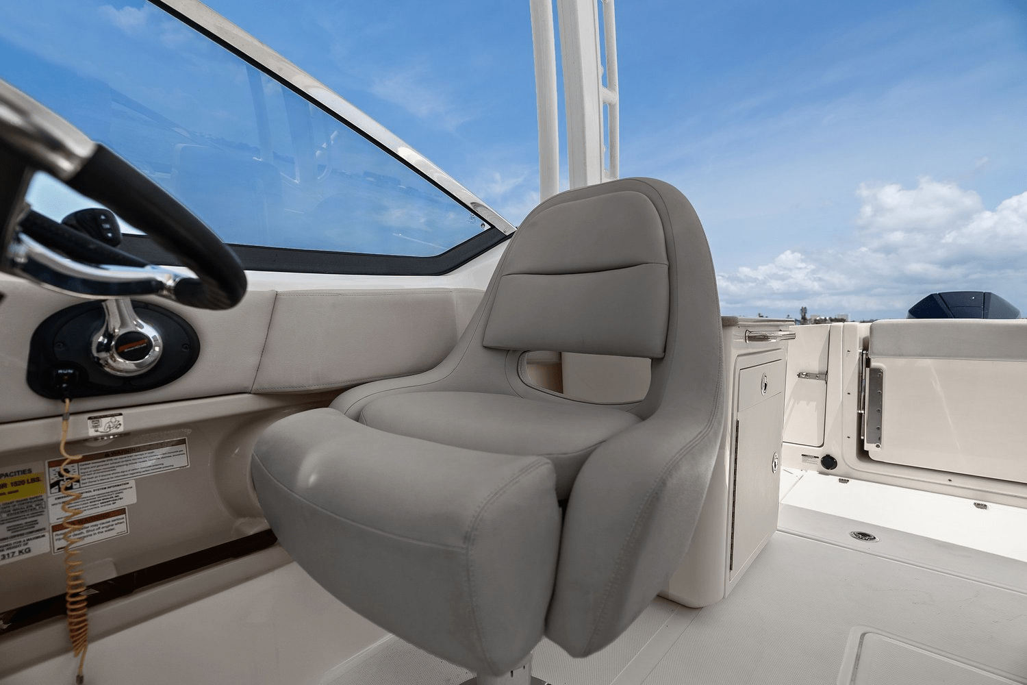 2022 Boston Whaler 240 VANTAGE Image Thumbnail #38