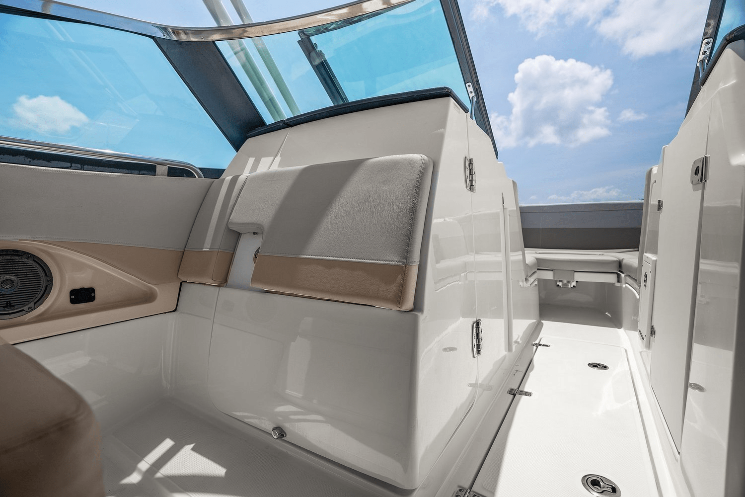 2022 Boston Whaler 240 VANTAGE Image Thumbnail #29