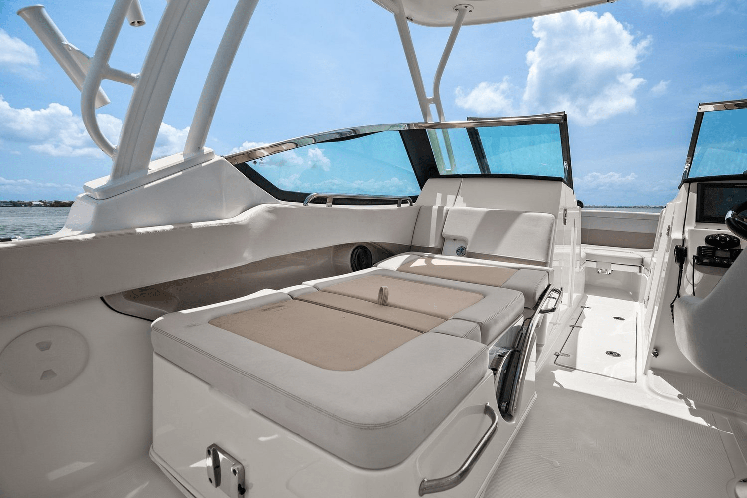 2022 Boston Whaler 240 VANTAGE Image Thumbnail #31