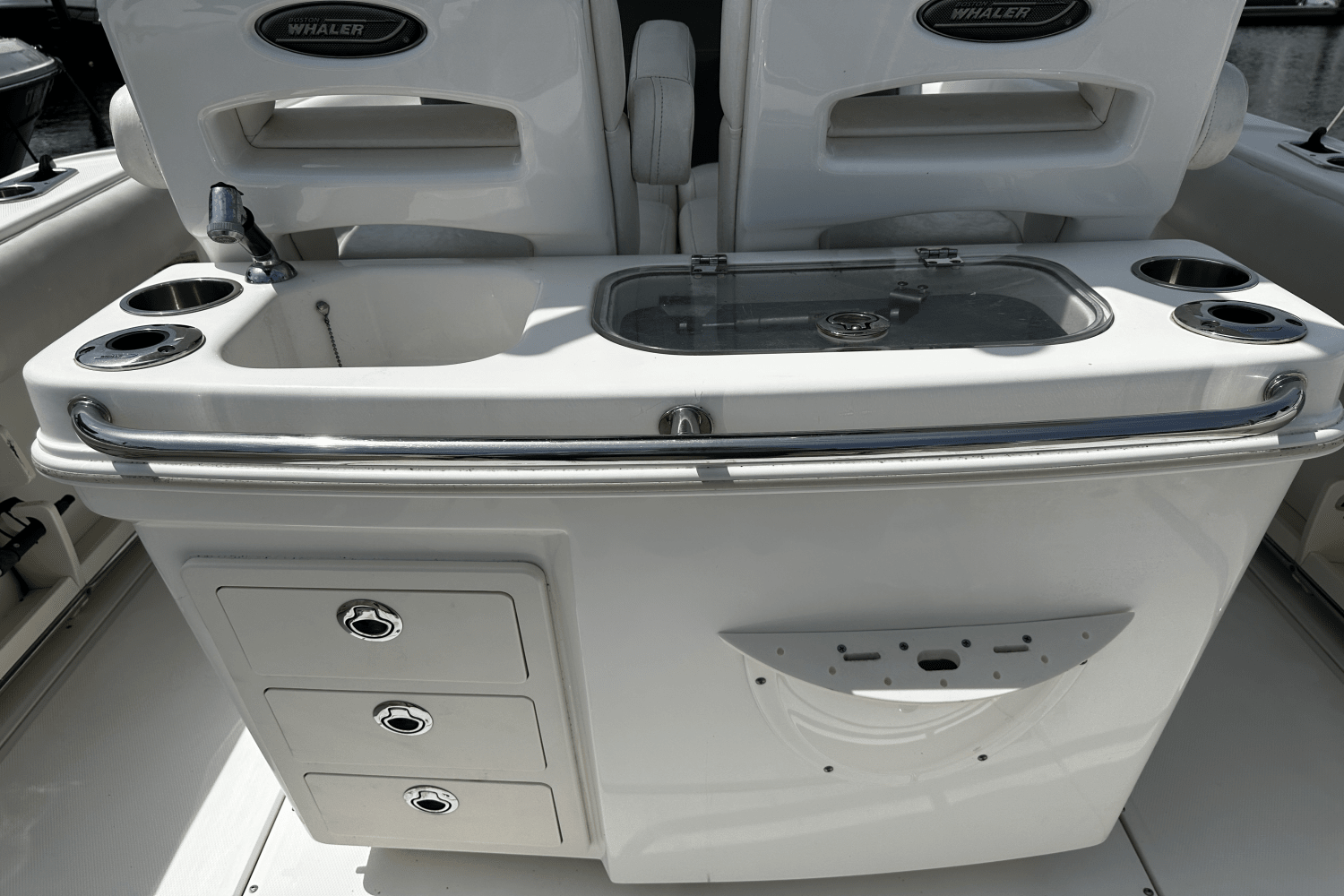 2009 Boston Whaler 250 OUTRAGE Image Thumbnail #7