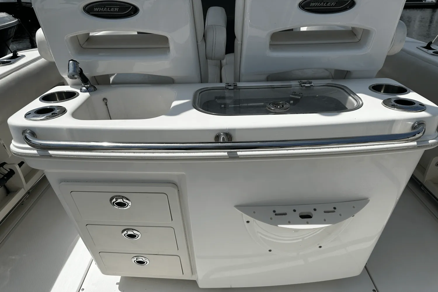 2009 Boston Whaler 250 OUTRAGE Image Thumbnail #7