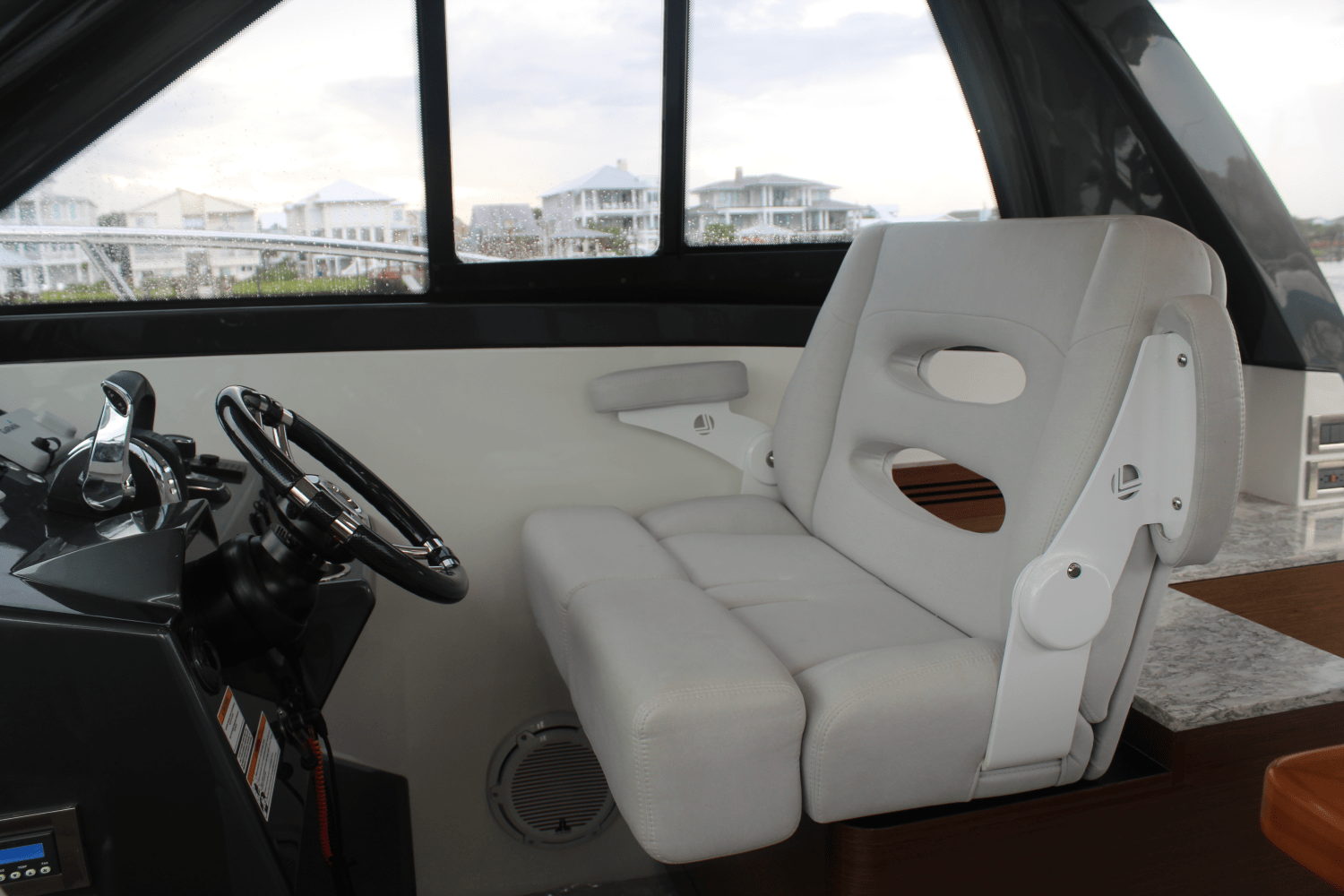 2021 Ocean Alexander 45 DIVERGENCE COUPE Image Thumbnail #7