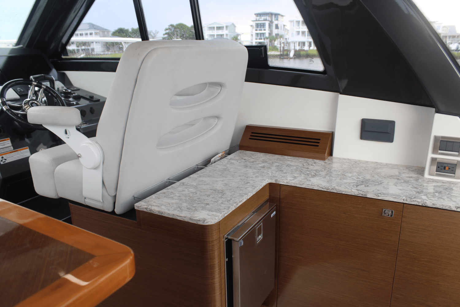 2021 Ocean Alexander 45 DIVERGENCE COUPE Image Thumbnail #13