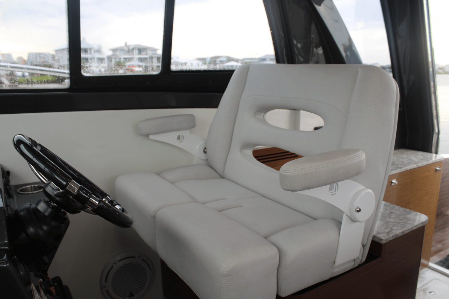 2021 Ocean Alexander 45 DIVERGENCE COUPE Image Thumbnail #11