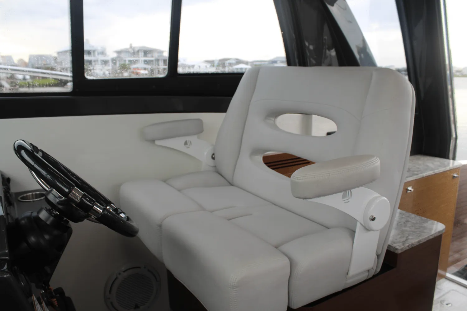 2021 Ocean Alexander 45 DIVERGENCE COUPE Image Thumbnail #11
