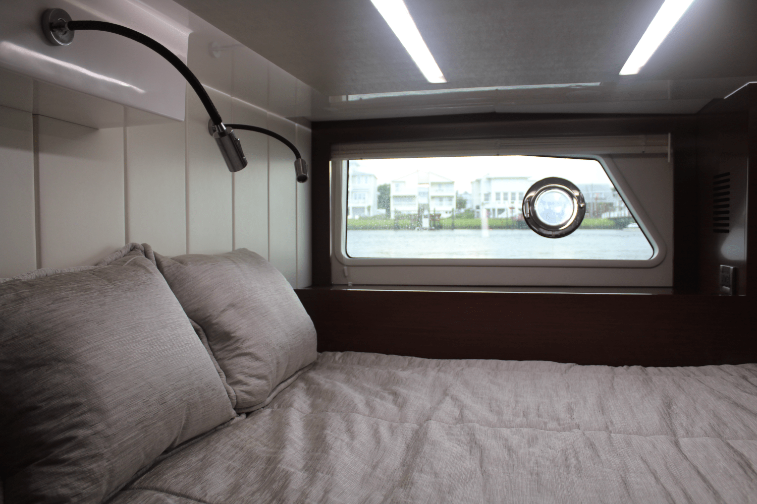 2021 Ocean Alexander 45 DIVERGENCE COUPE Image Thumbnail #17