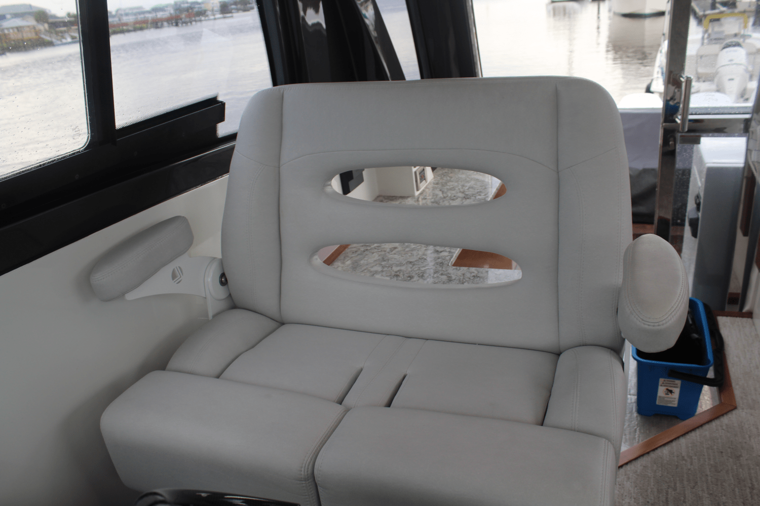 2021 Ocean Alexander 45 DIVERGENCE COUPE Image Thumbnail #6