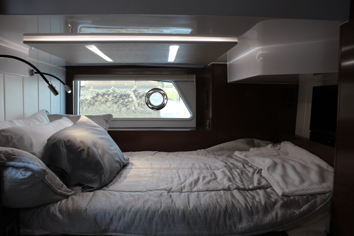 2021 Ocean Alexander 45 DIVERGENCE COUPE Image Thumbnail #31