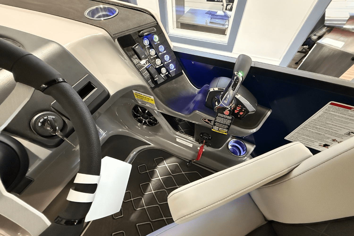 2026 Harris Sunliner 230 Image Thumbnail #16