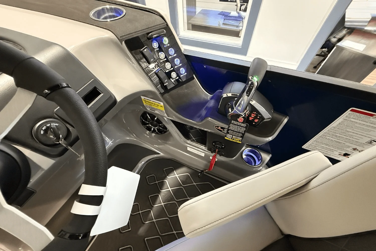 2026 Harris Sunliner 230 Image Thumbnail #16