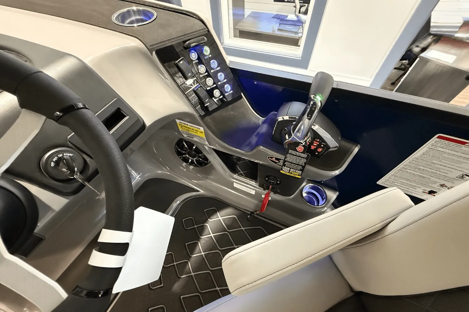 2026 Harris Sunliner 230 Image Thumbnail #16