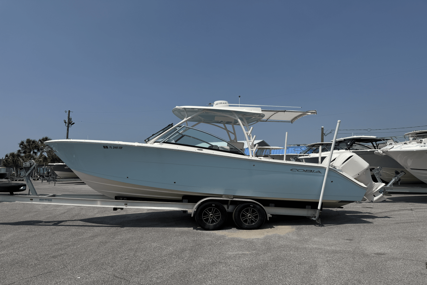 2018 Cobia 280 DC Image Thumbnail #3