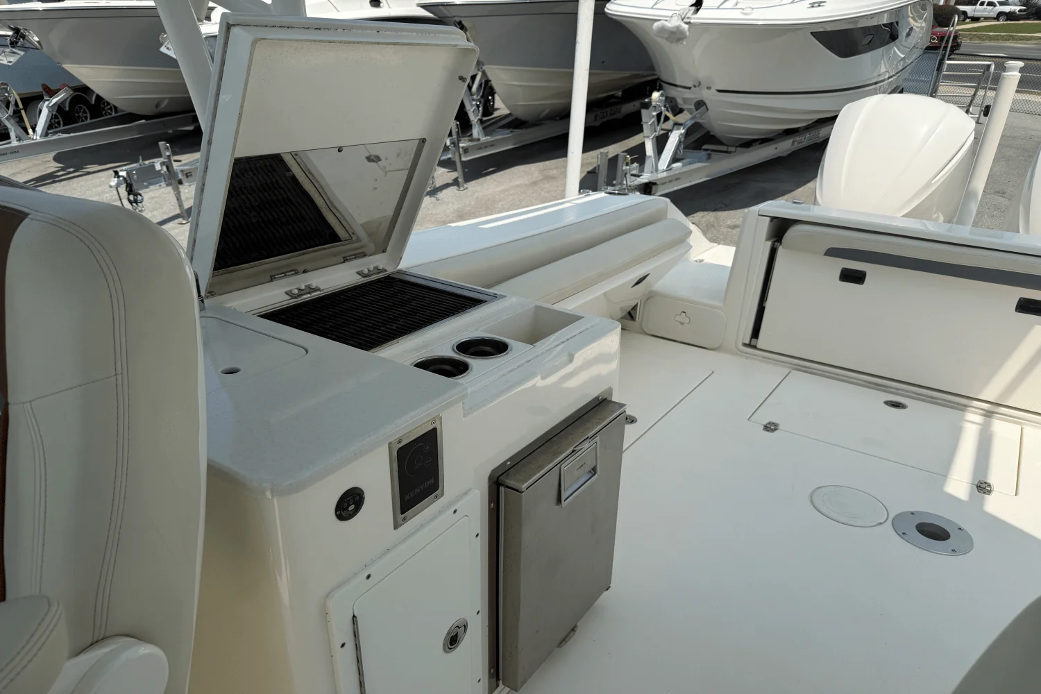 2018 Cobia 280 DC Image Thumbnail #21