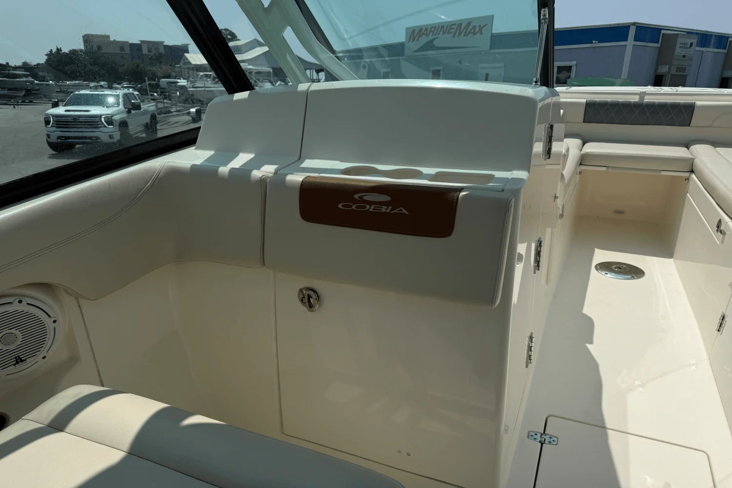 2018 Cobia 280 DC Image Thumbnail #27