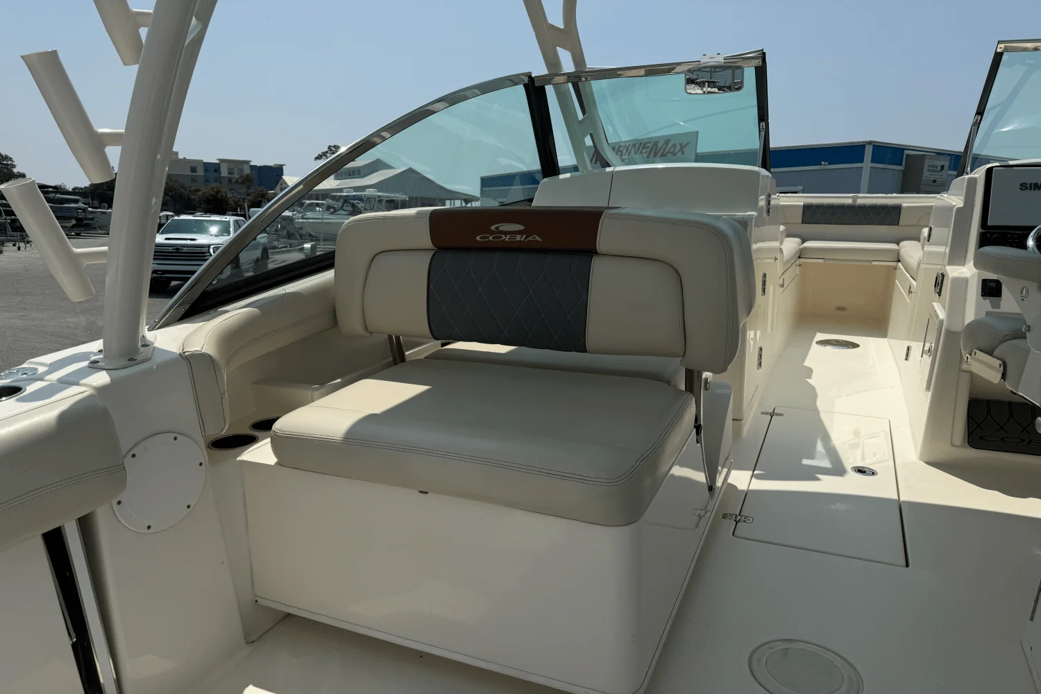 2018 Cobia 280 DC Image Thumbnail #25