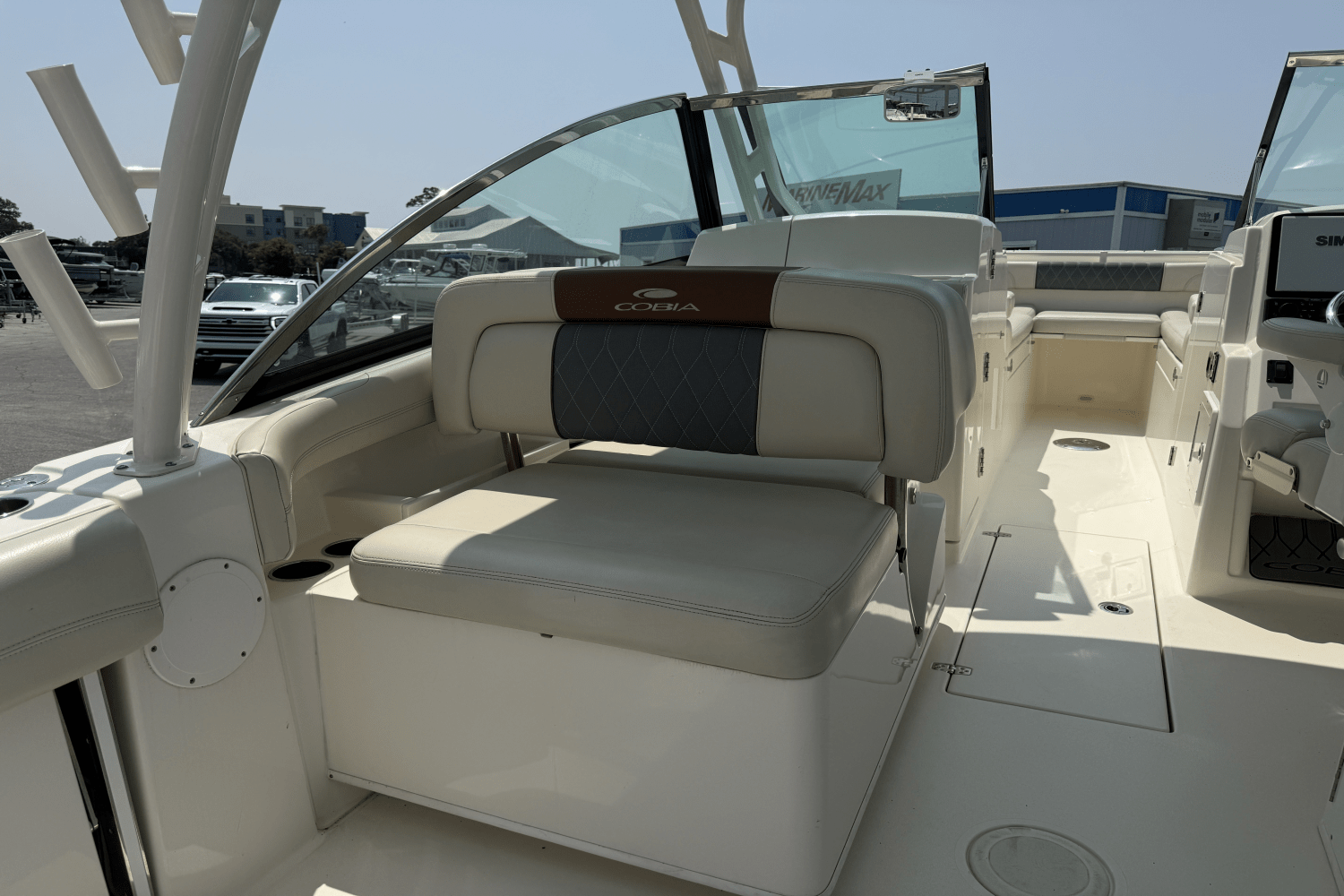 2018 Cobia 280 DC Image Thumbnail #25