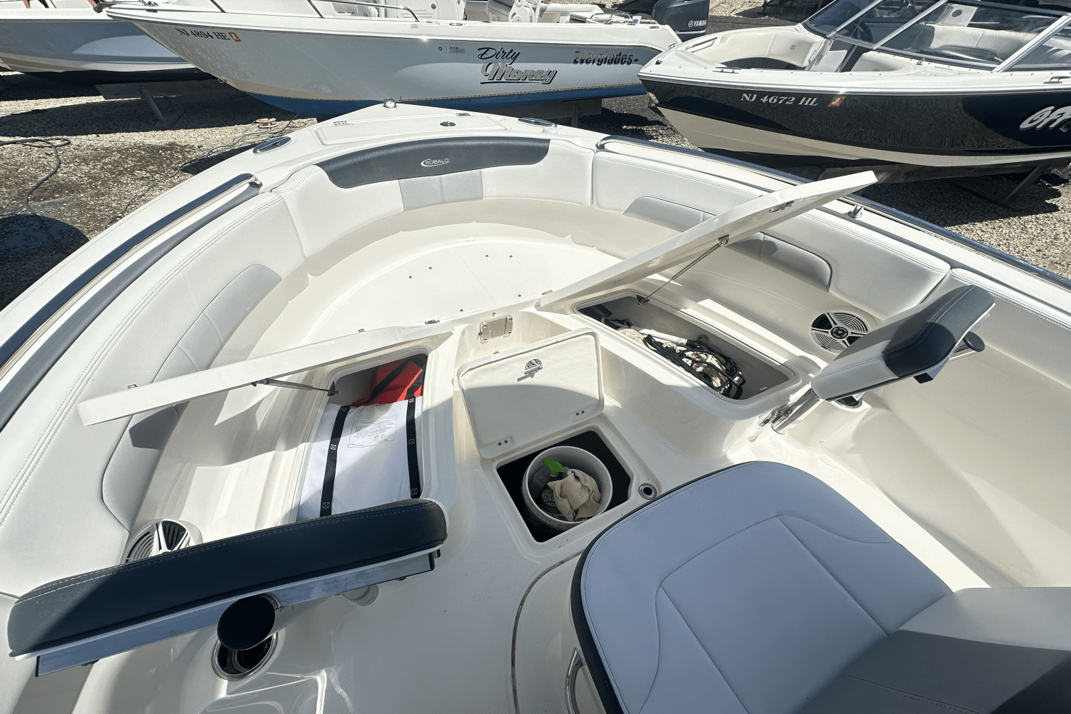 2020 Robalo R222 Image Thumbnail #11