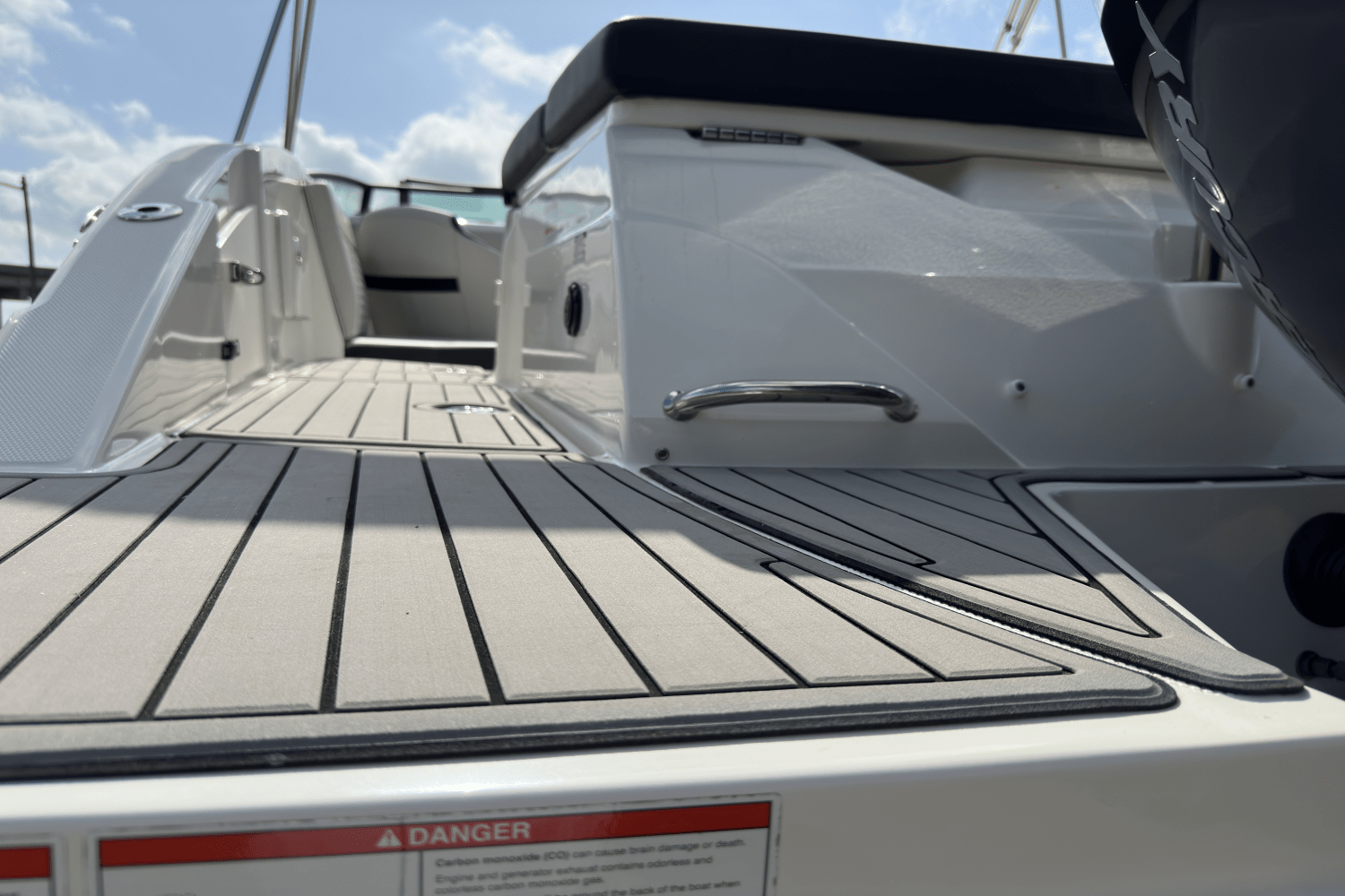 2022 Sea Ray 230 SPX Image Thumbnail #7