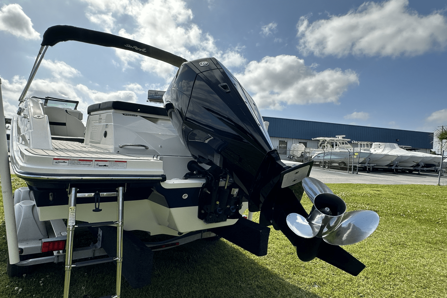 2022 Sea Ray 230 SPX Image Thumbnail #3