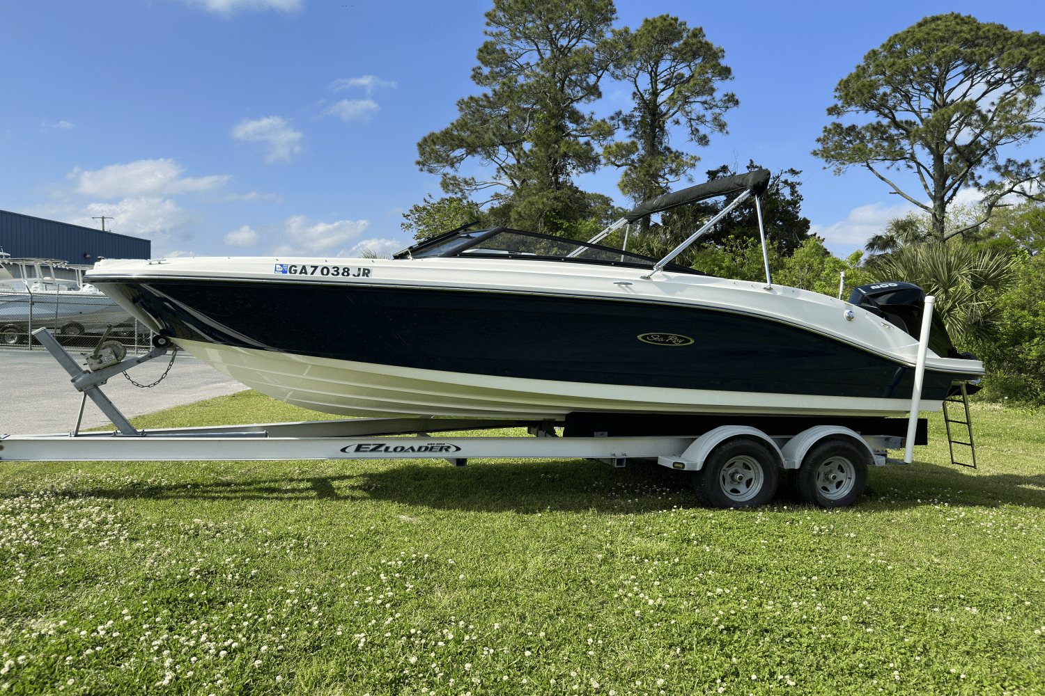 2022 Sea Ray 230 SPX Image Thumbnail #2