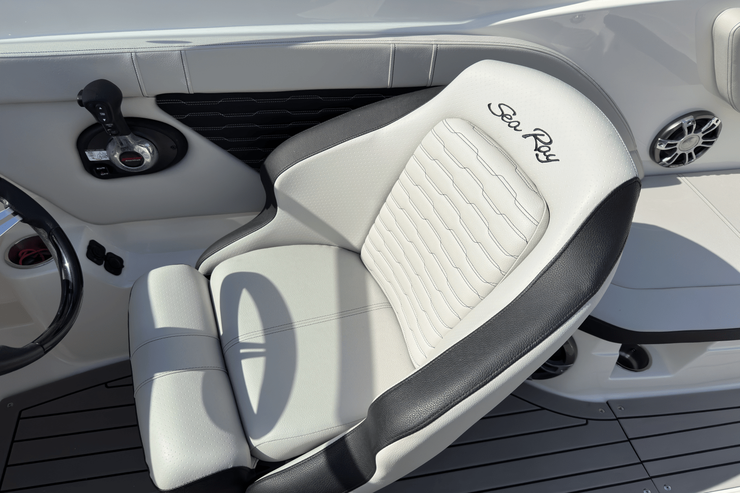 2022 Sea Ray 230 SPX Image Thumbnail #11