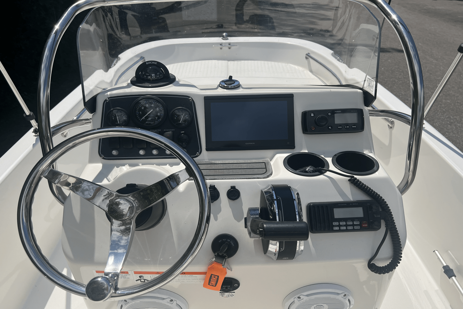 2014 Boston Whaler 170 DAUNTLESS Image Thumbnail #4