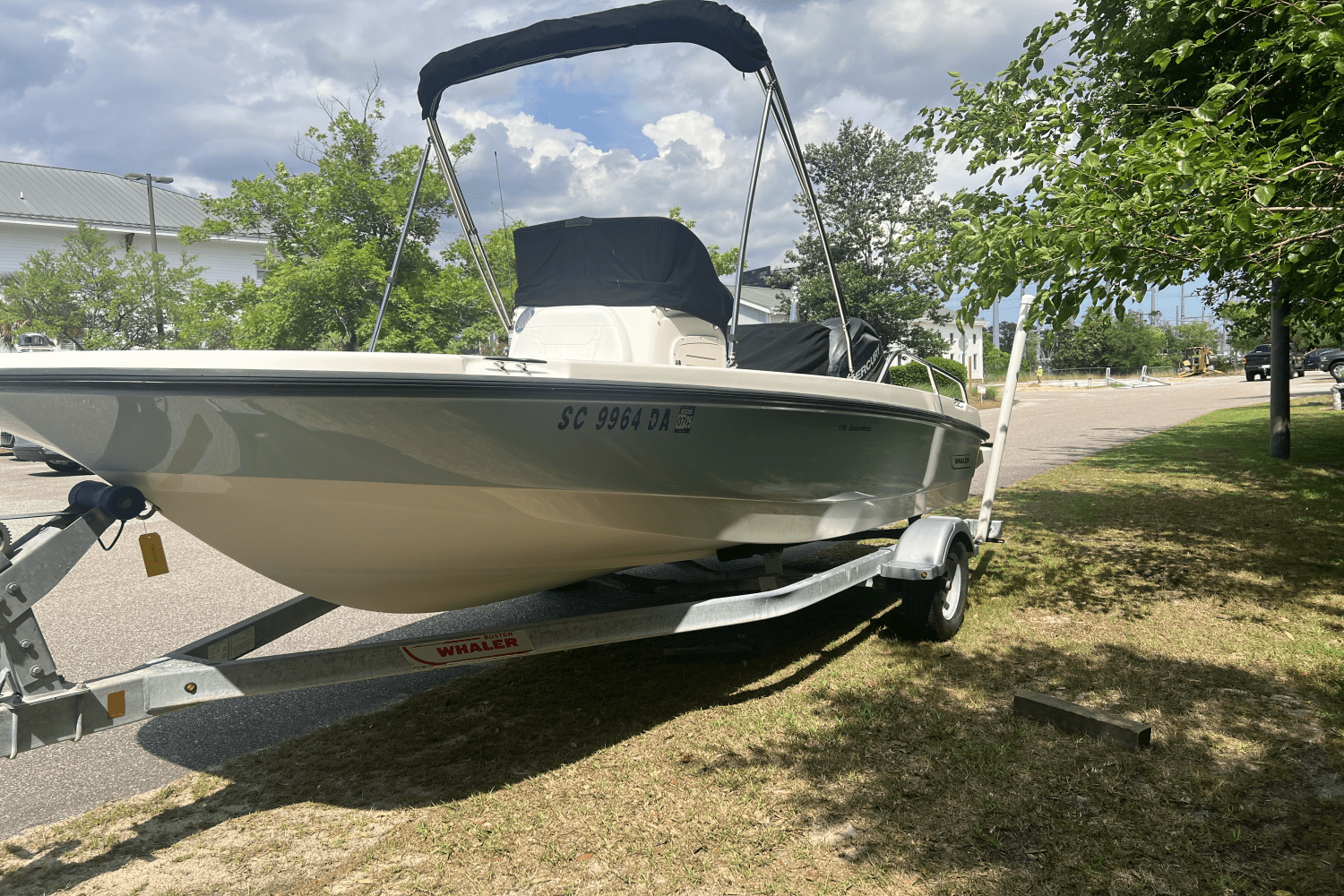 2014 Boston Whaler 170 DAUNTLESS Image Thumbnail #2