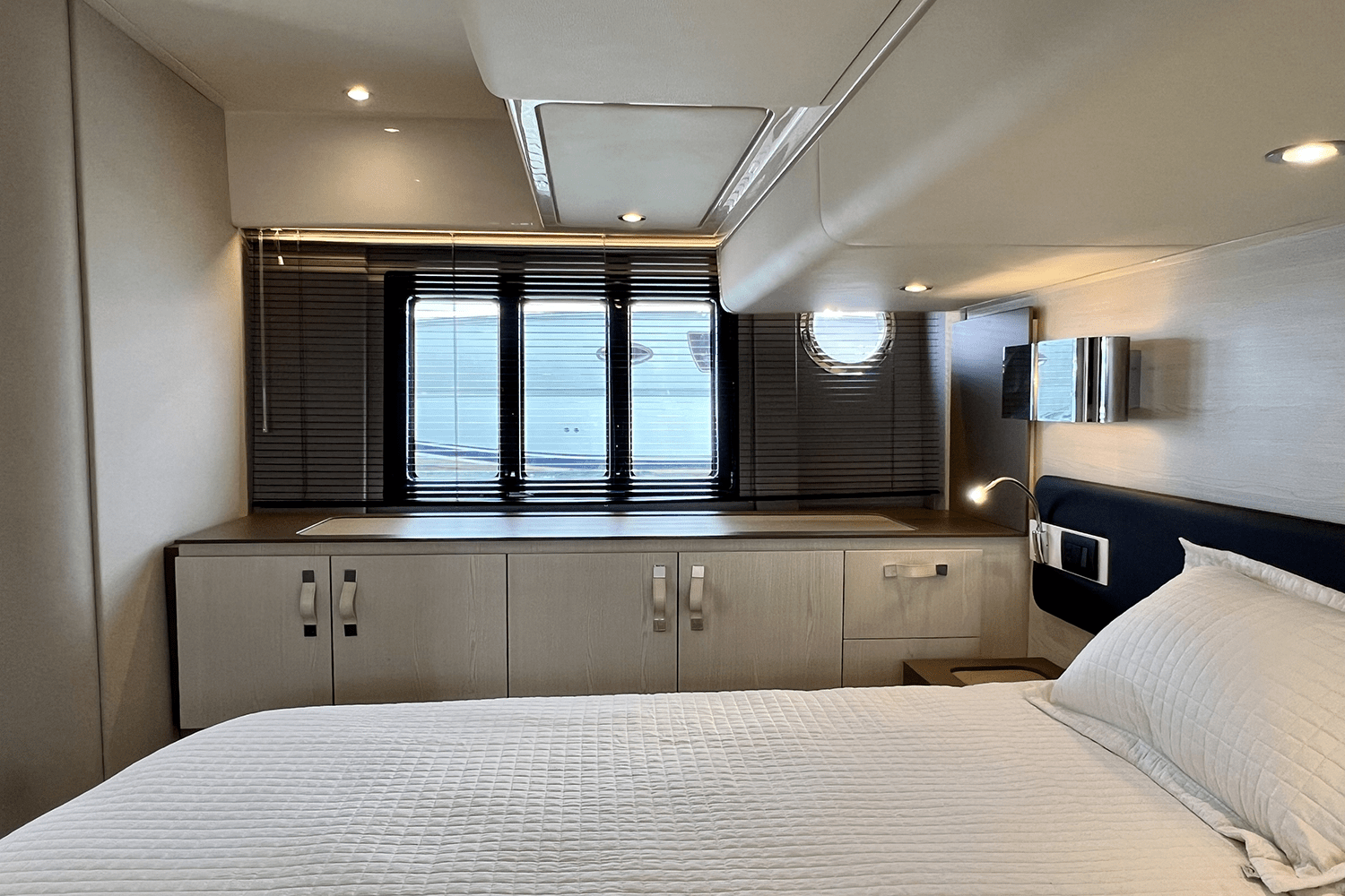 2019 Azimut 50 FLYBRIDGE Image Thumbnail #11