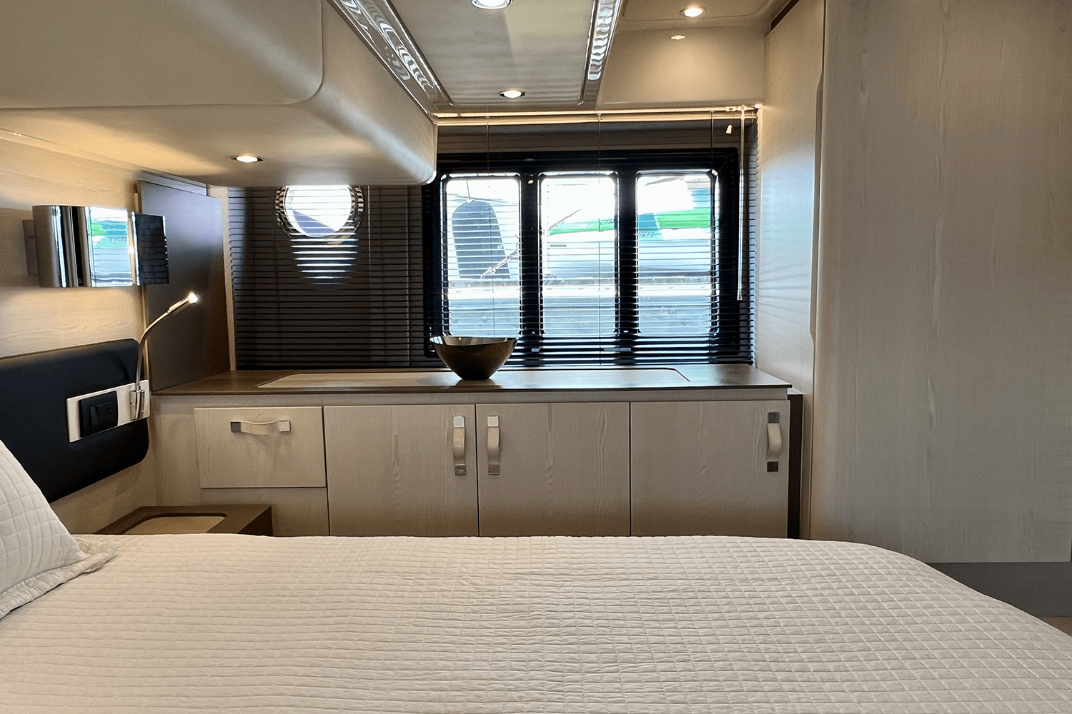 2019 Azimut 50 FLYBRIDGE Image Thumbnail #15
