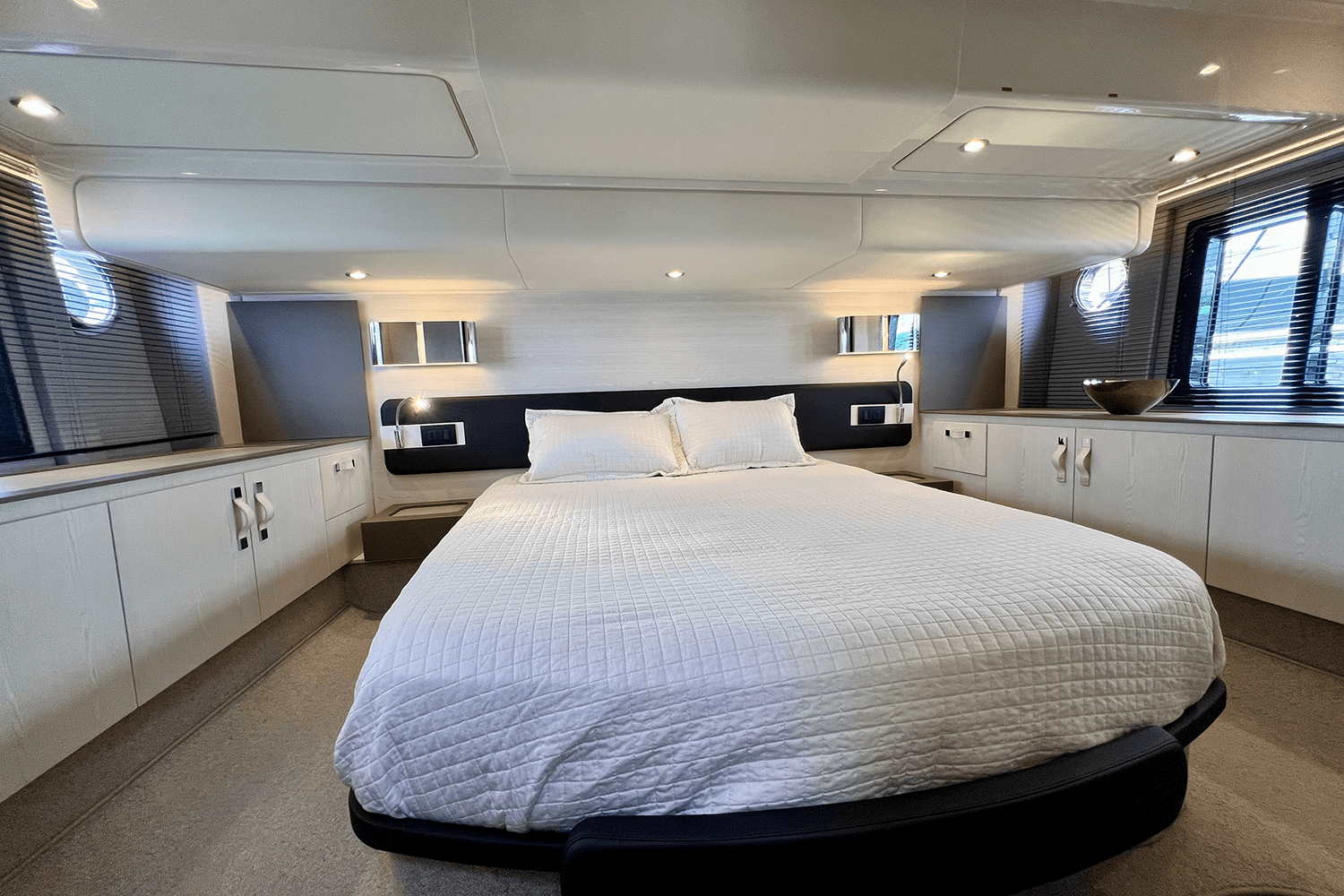 2019 Azimut 50 FLYBRIDGE Image Thumbnail #10