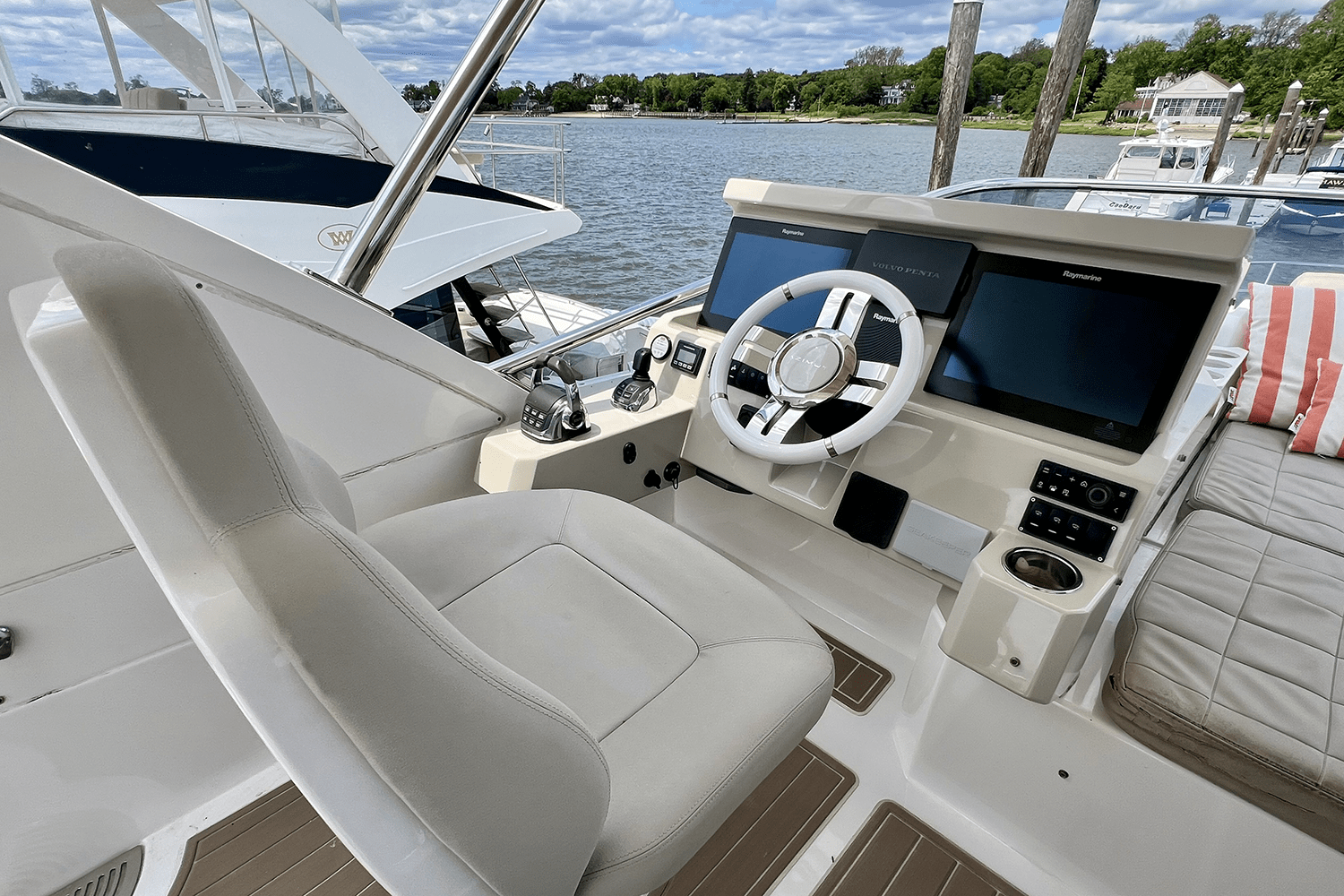 2019 Azimut 50 FLYBRIDGE Image Thumbnail #25
