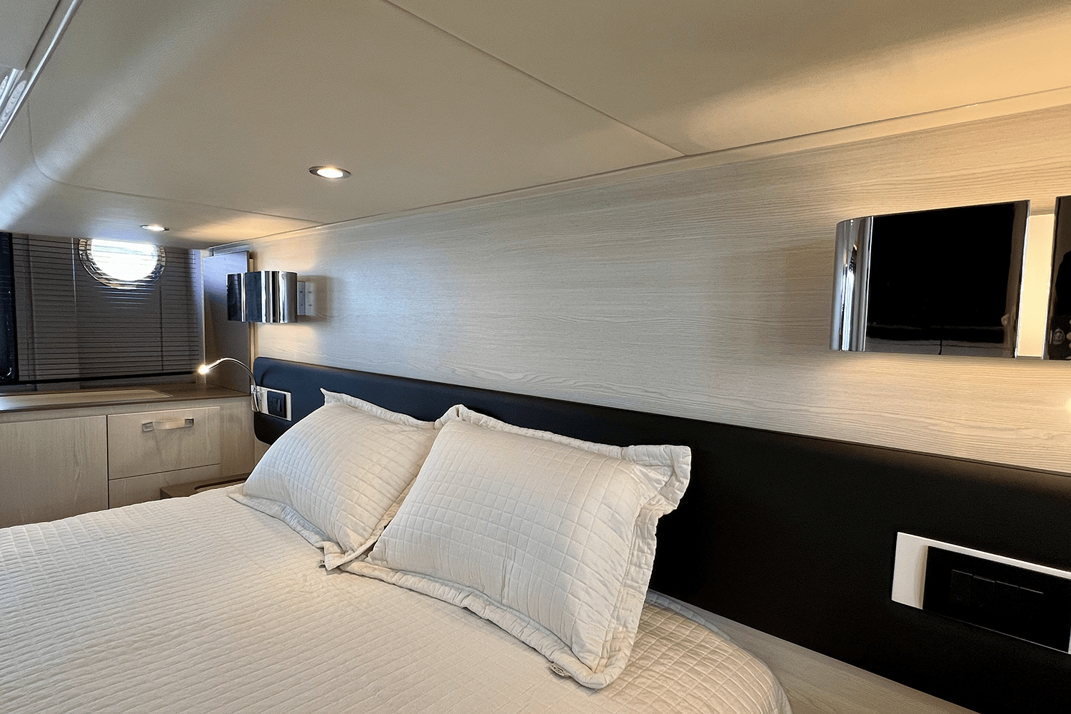 2019 Azimut 50 FLYBRIDGE Image Thumbnail #12