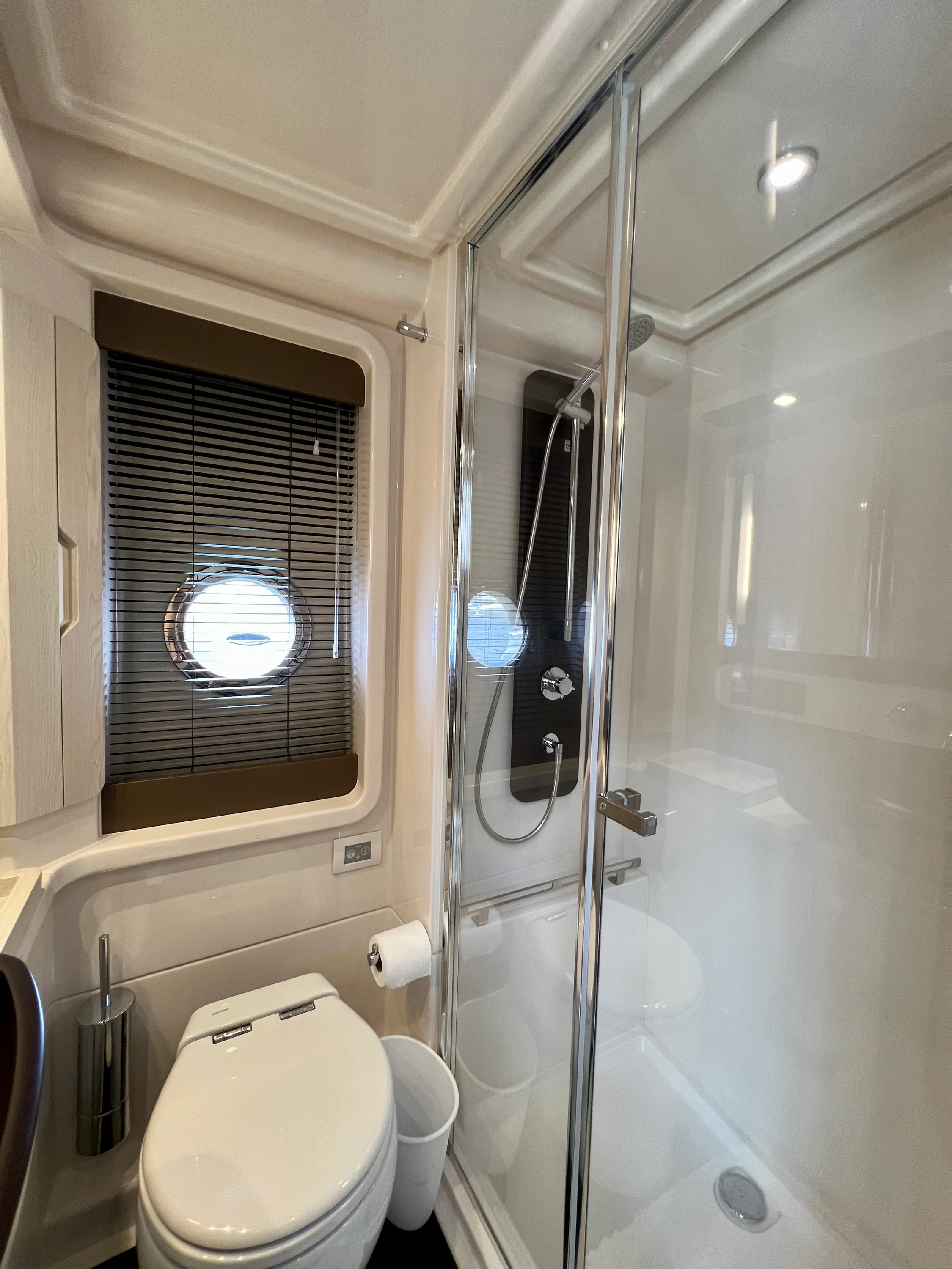 2019 Azimut 50 FLYBRIDGE Image Thumbnail #59