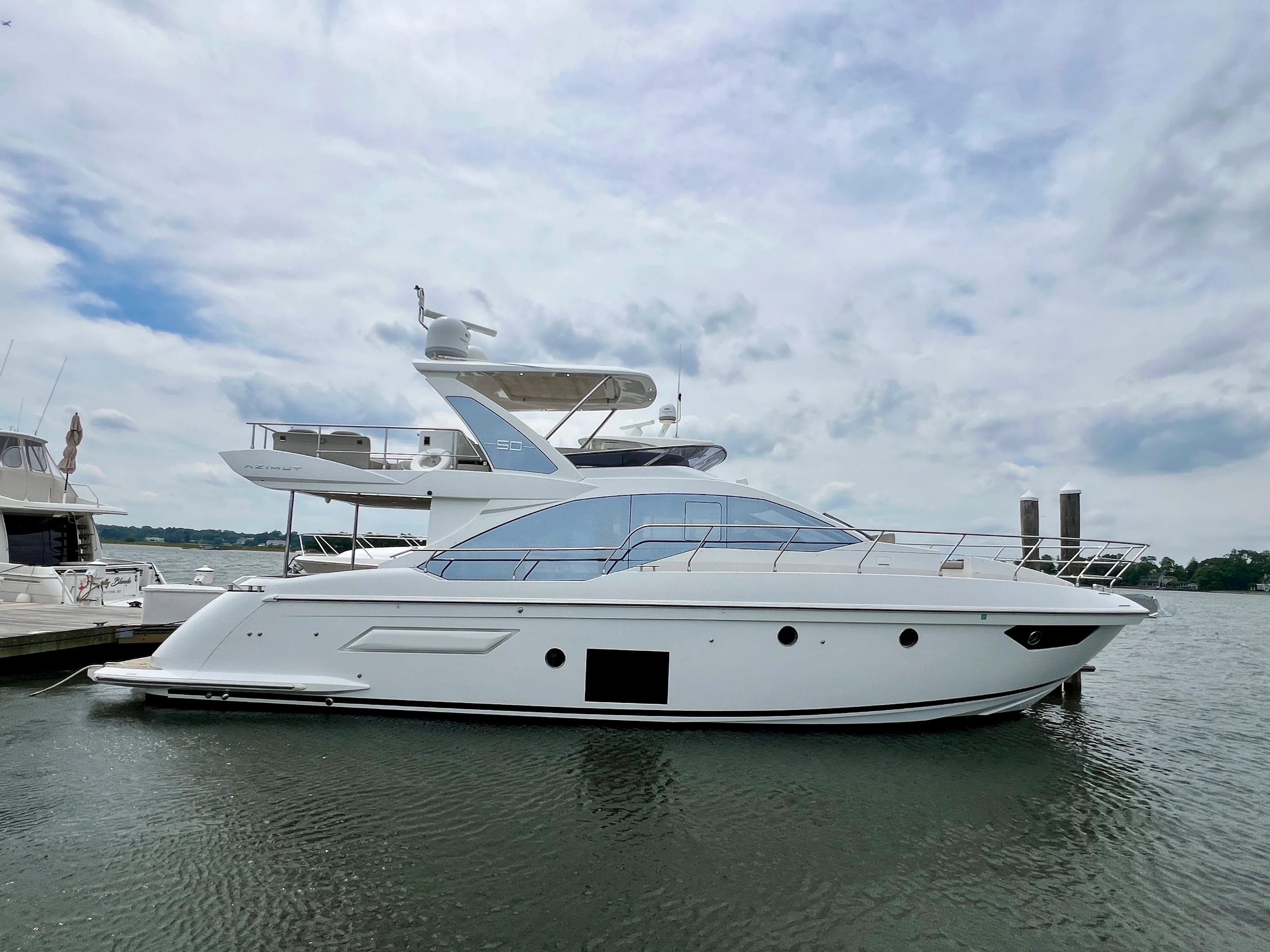2019 Azimut 50 FLYBRIDGE Image Thumbnail #4