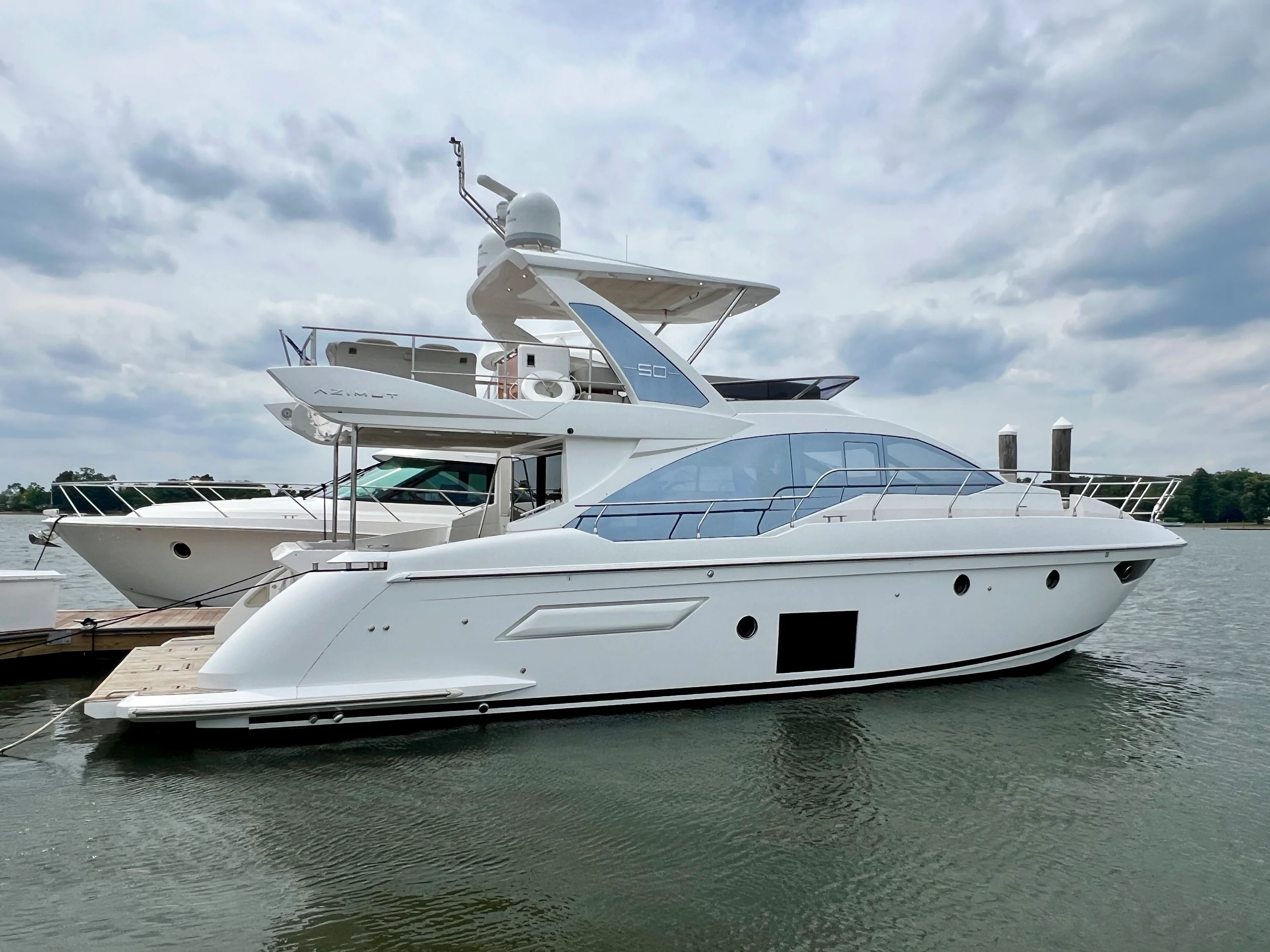 2019 Azimut 50 FLYBRIDGE Image Thumbnail #3