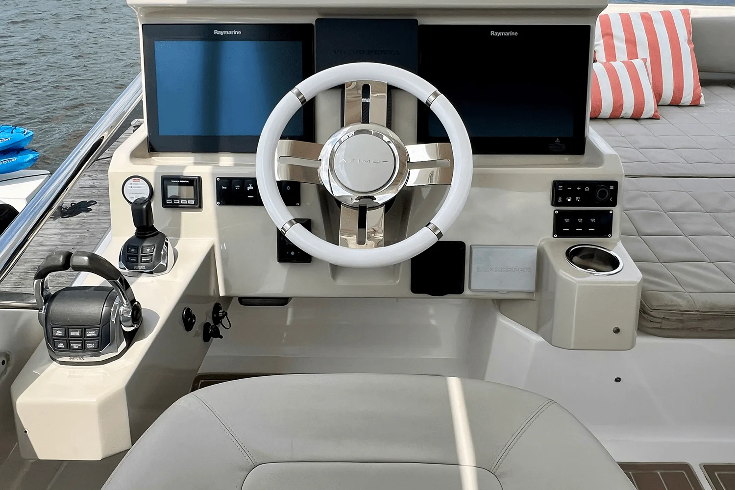 2019 Azimut 50 FLYBRIDGE Image Thumbnail #29