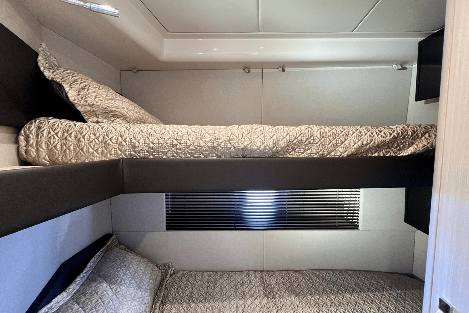 2019 Azimut 50 FLYBRIDGE Image Thumbnail #73