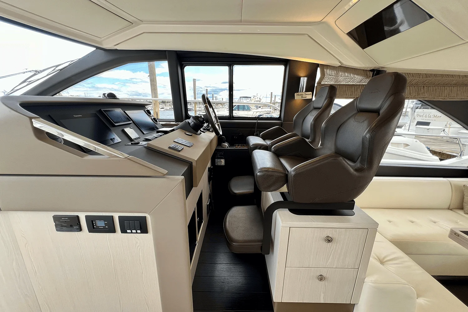 2019 Azimut 50 FLYBRIDGE Image Thumbnail #55