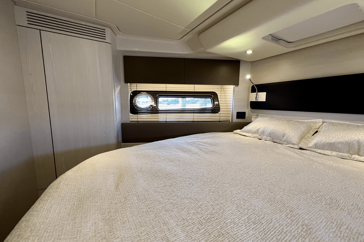 2019 Azimut 50 FLYBRIDGE Image Thumbnail #5