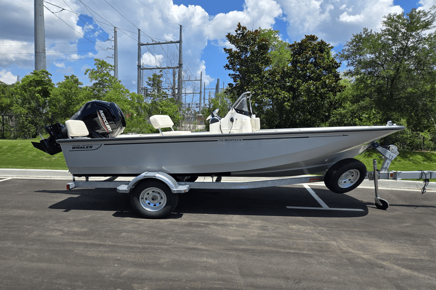 2025 Boston Whaler 170 Montauk Image Thumbnail #0