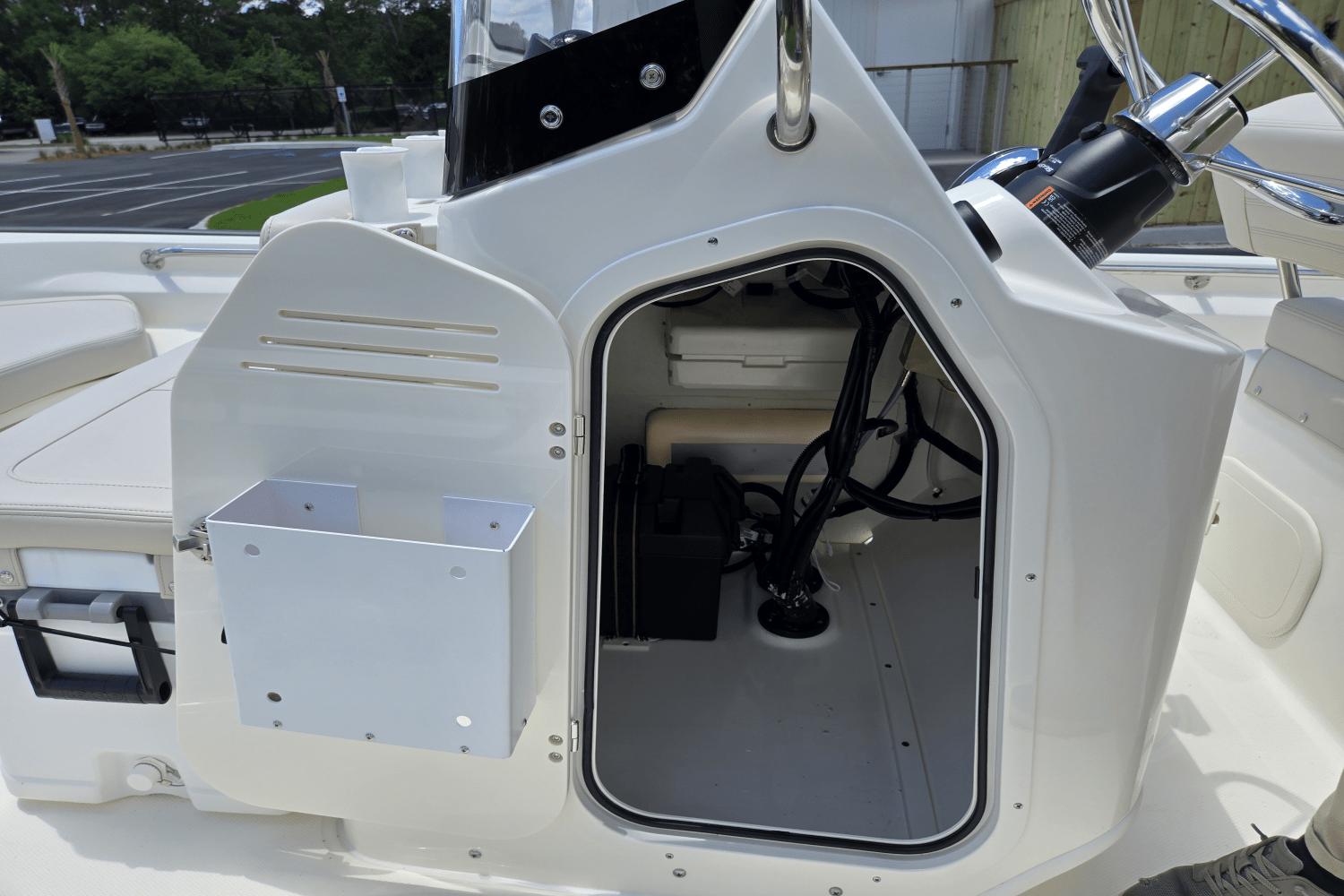 2025 Boston Whaler 170 Montauk Image Thumbnail #8