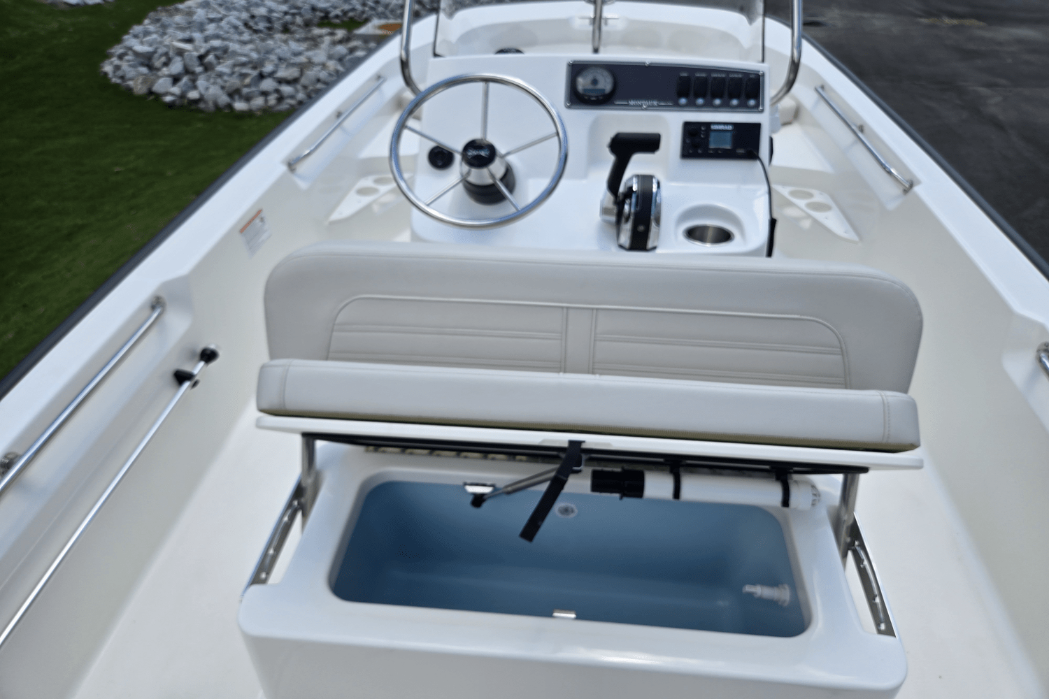 2025 Boston Whaler 170 Montauk Image Thumbnail #6