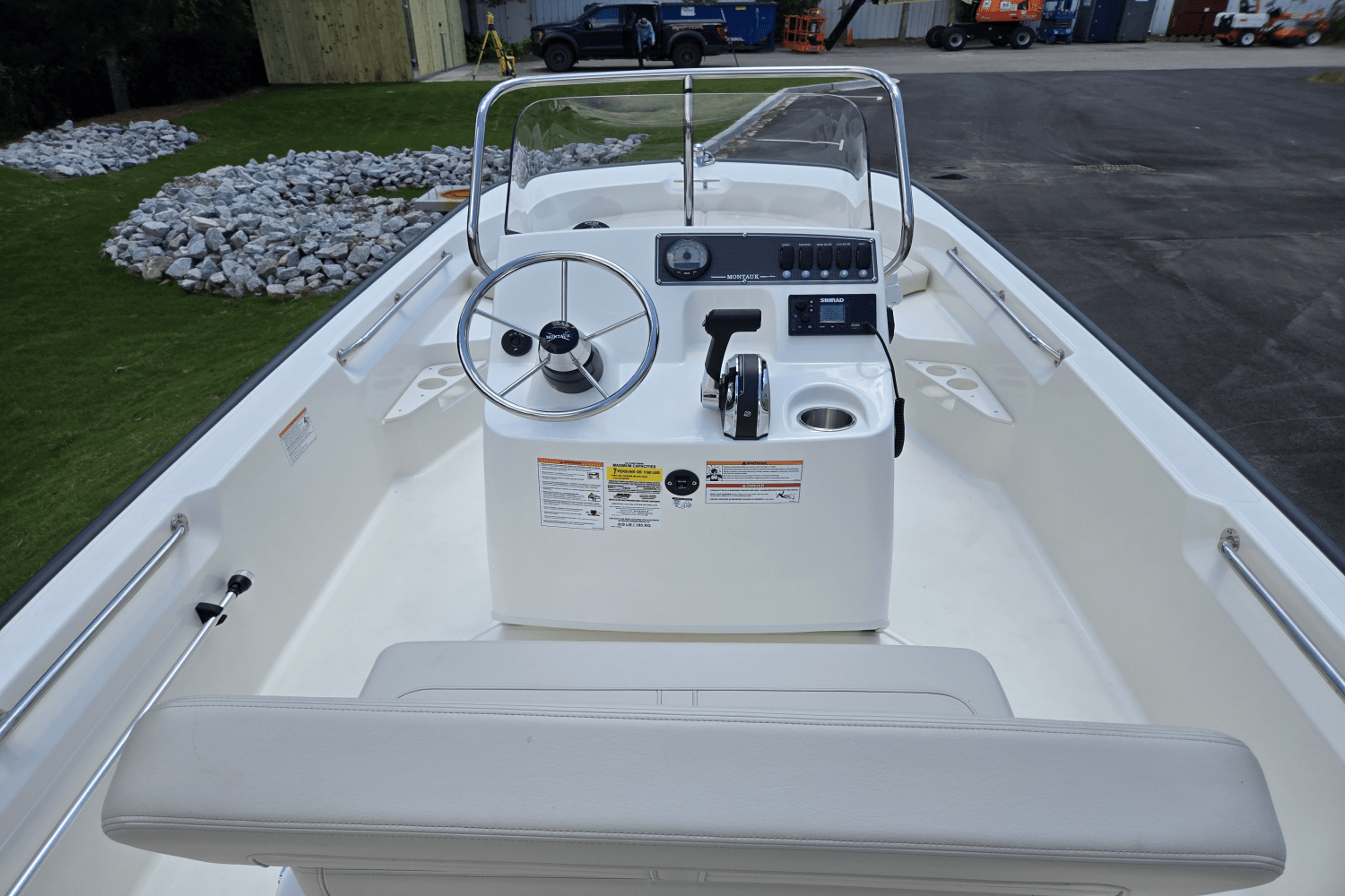 2025 Boston Whaler 170 Montauk Image Thumbnail #5
