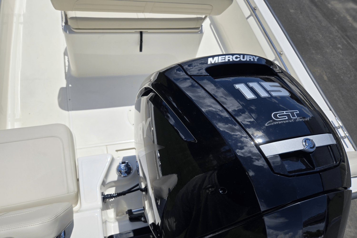 2025 Boston Whaler 170 Montauk Image Thumbnail #3