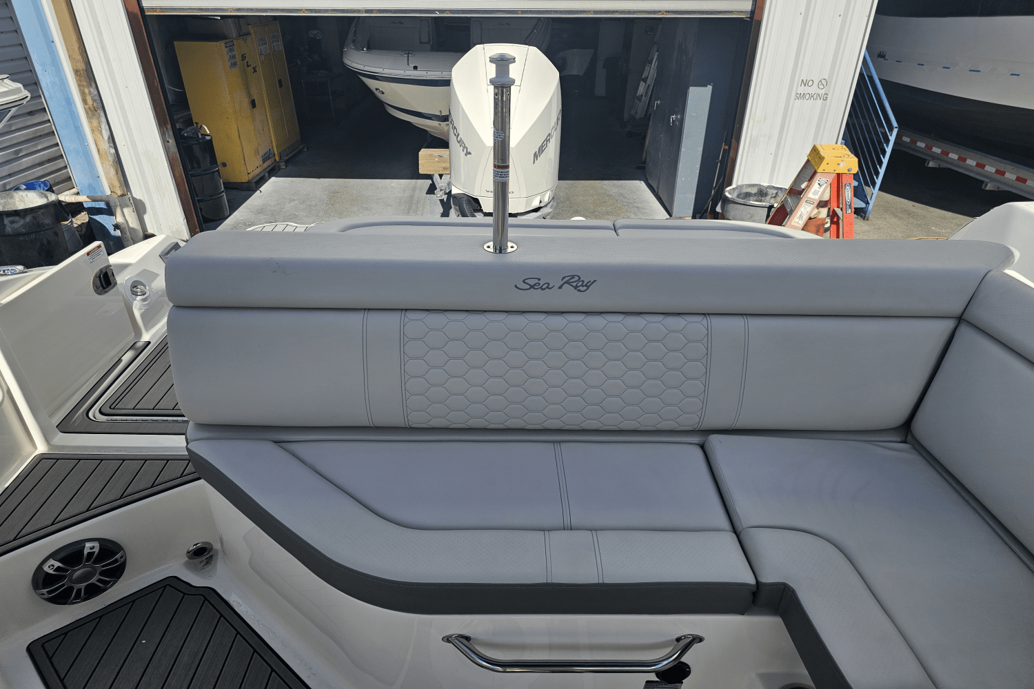 2024 Sea Ray 270 SD-OB Image Thumbnail #16