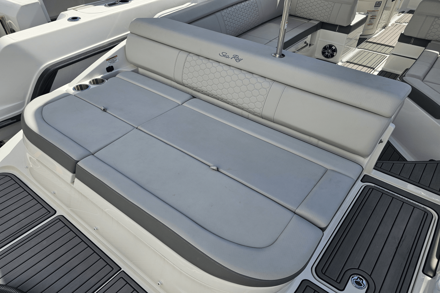 2024 Sea Ray 270 SD-OB Image Thumbnail #14