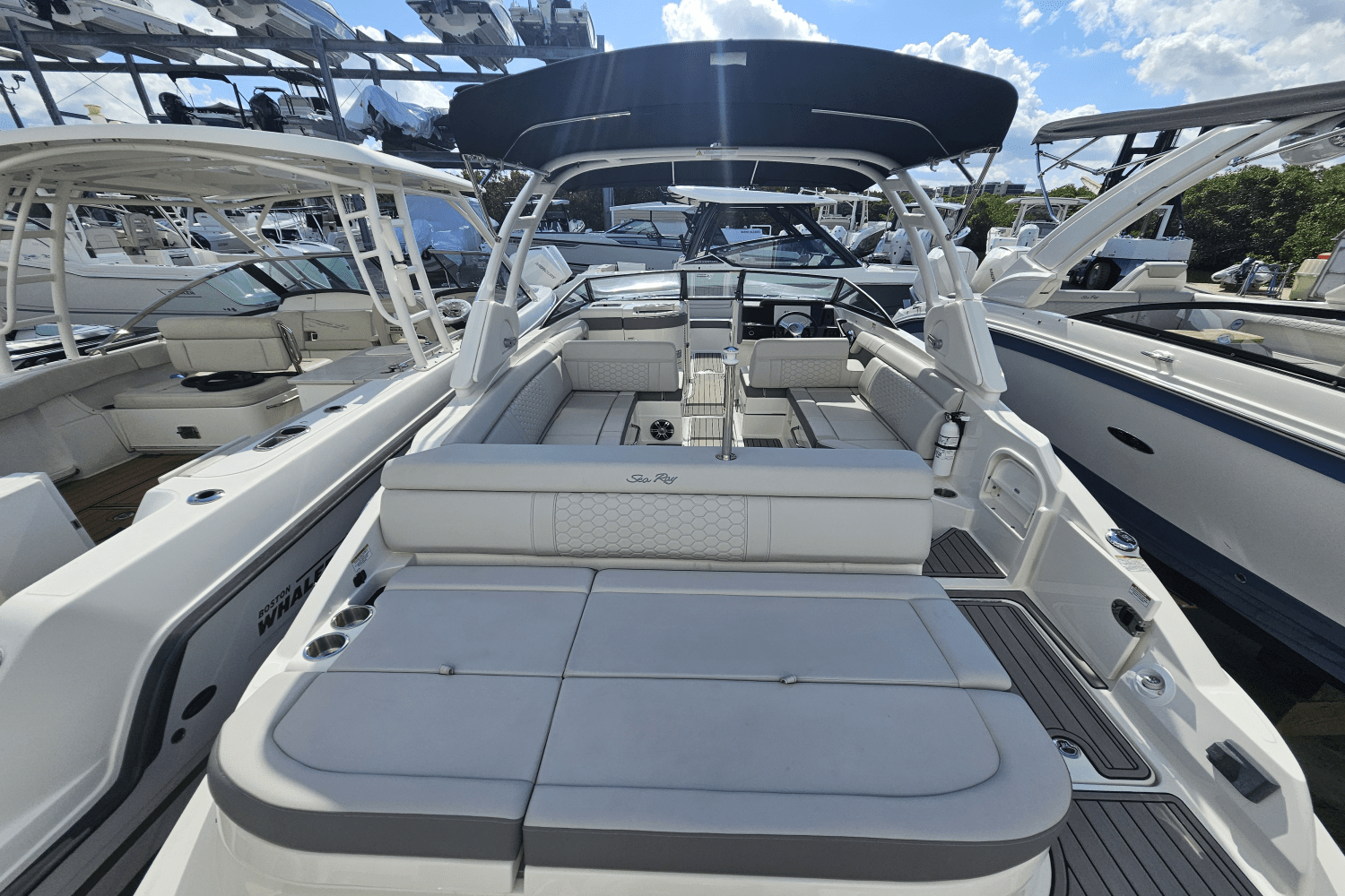 2024 Sea Ray 270 SD-OB Image Thumbnail #13