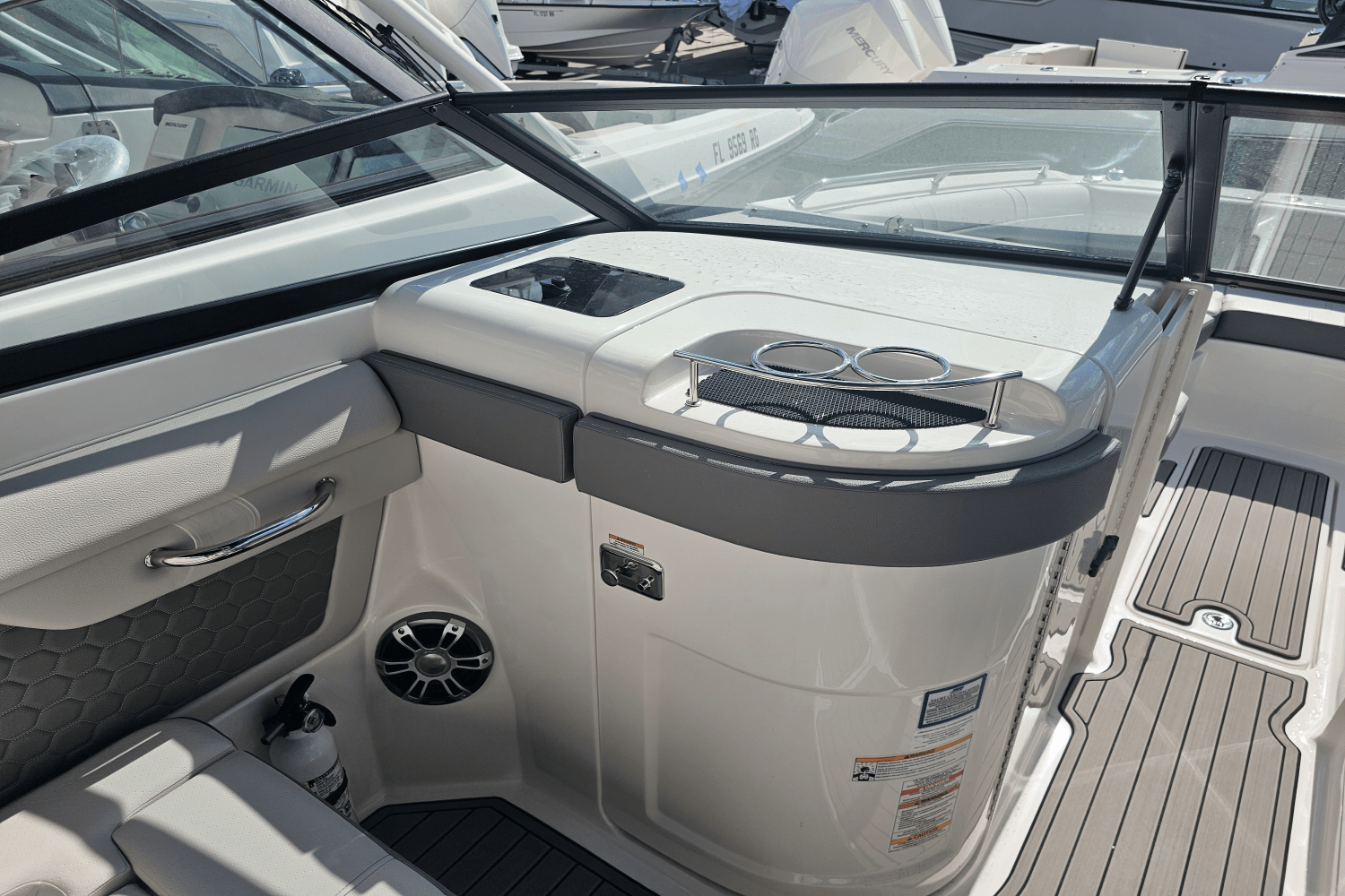 2024 Sea Ray 270 SD-OB Image Thumbnail #23